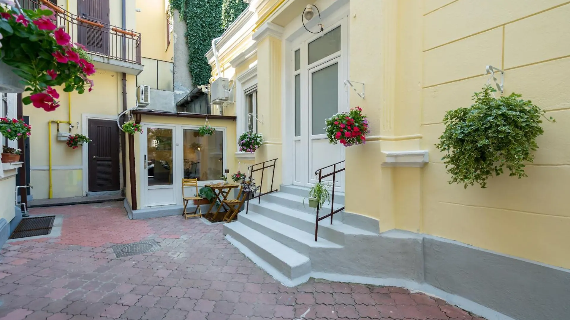 Emil Balaban Luxury Apart-Hotel Bucharest