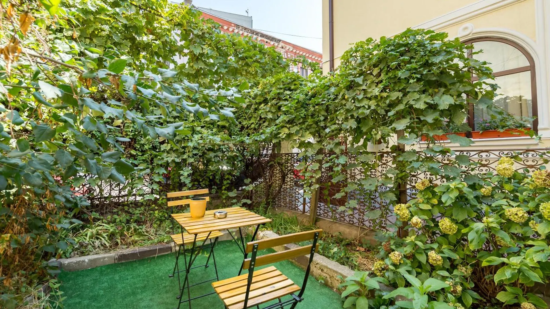 Emil Balaban Luxury Apart-Hotel Bucharest