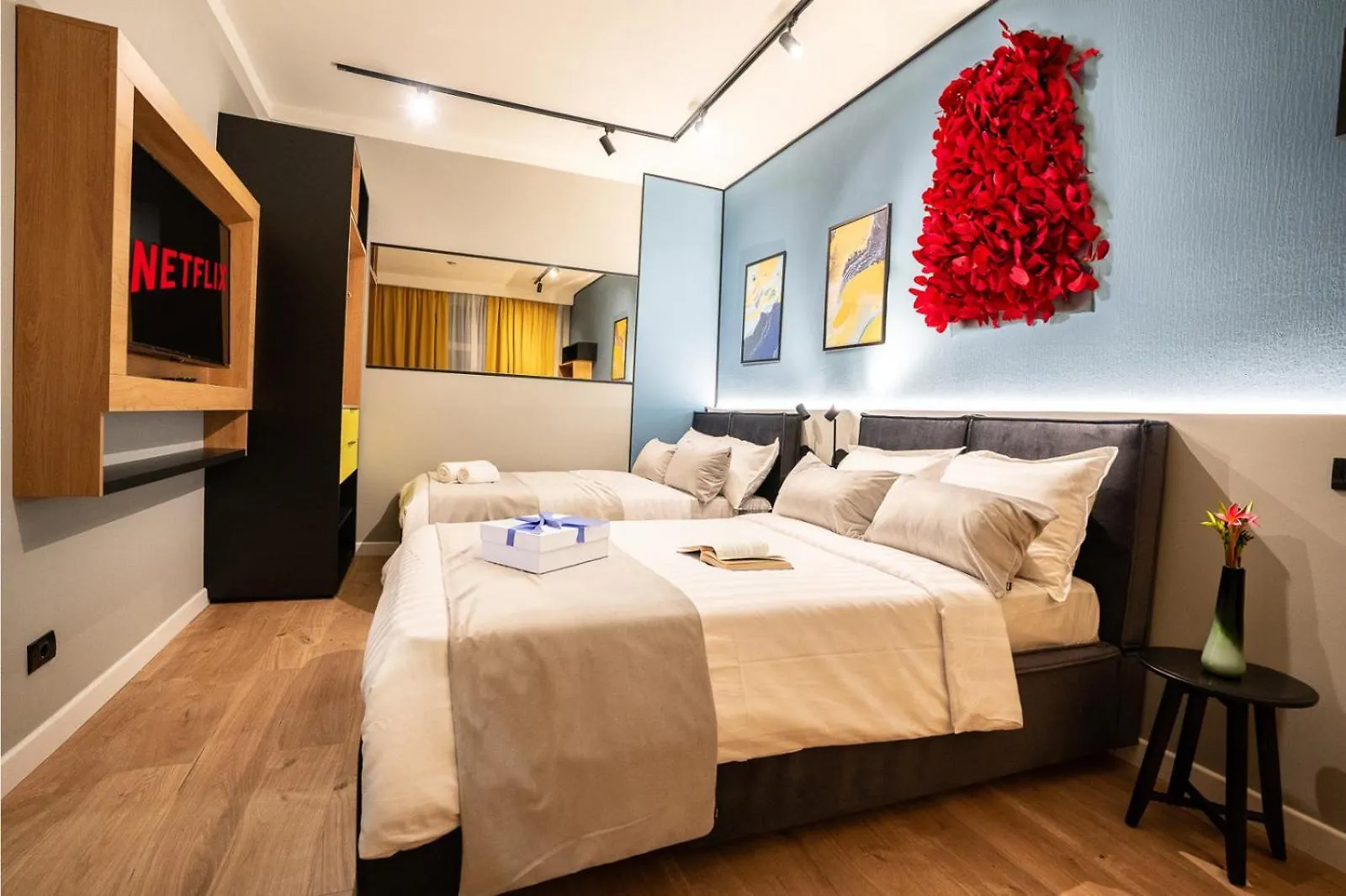 Emil Balaban Luxury Apart-Hotel contacts